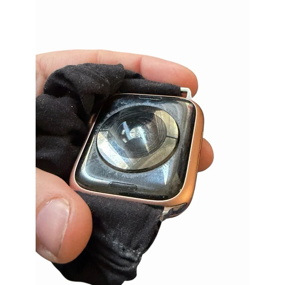 Apple Watch Series 5 44mm GPS‎ Gold Aluminum 94% Battery Health